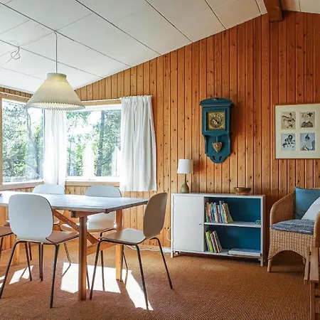 3 Bedroom Cozy In Nexo Hébergement de vacances *