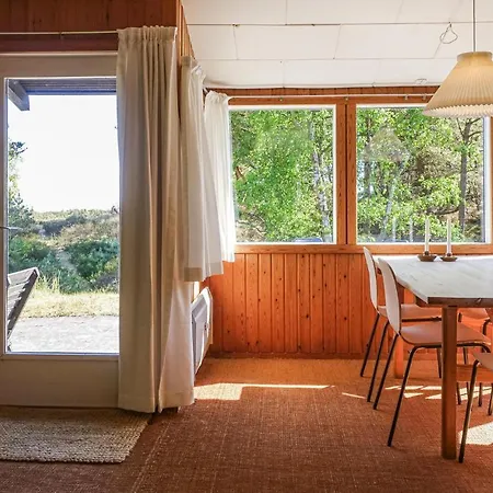3 Bedroom Cozy In Nexo Hébergement de vacances Vester Somarken