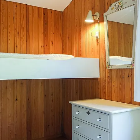 Vakantiehuis 3 Bedroom Cozy In Nexo Vester Somarken