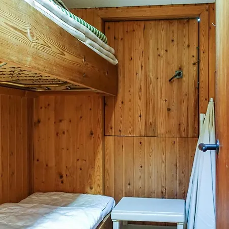 3 Bedroom Cozy In Nexo Vakantiehuis Vester Somarken