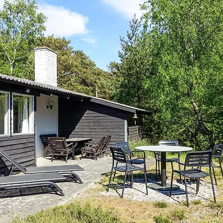 Vakantiehuis 3 Bedroom Cozy In Nexo Vester Somarken